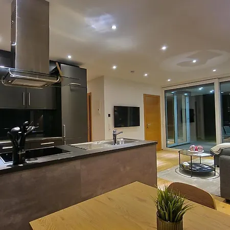 Gartenwohnung Mit Alpenblick شقة *